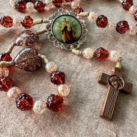 Virgencita del Carmen, corazón y rosas