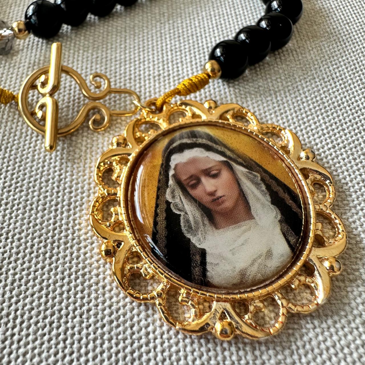 Dolor de madre, nos unimos en oración con la Virgen Dolorosa.