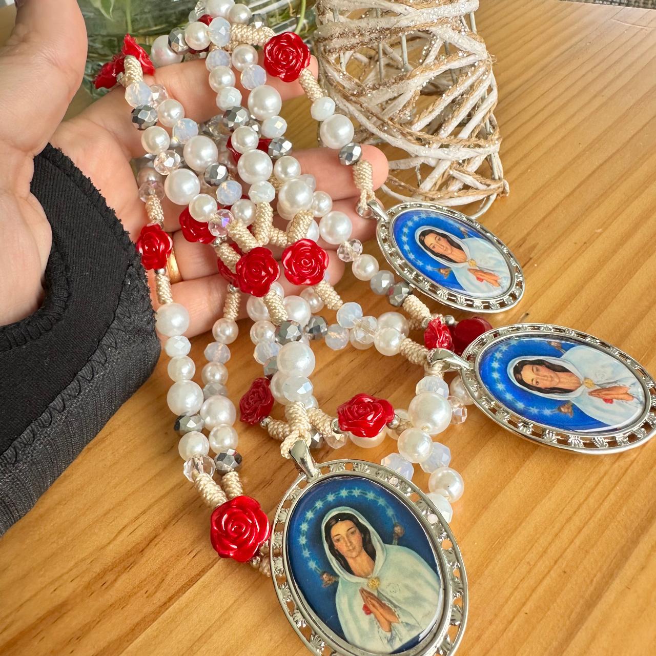 Rosas rojas a María